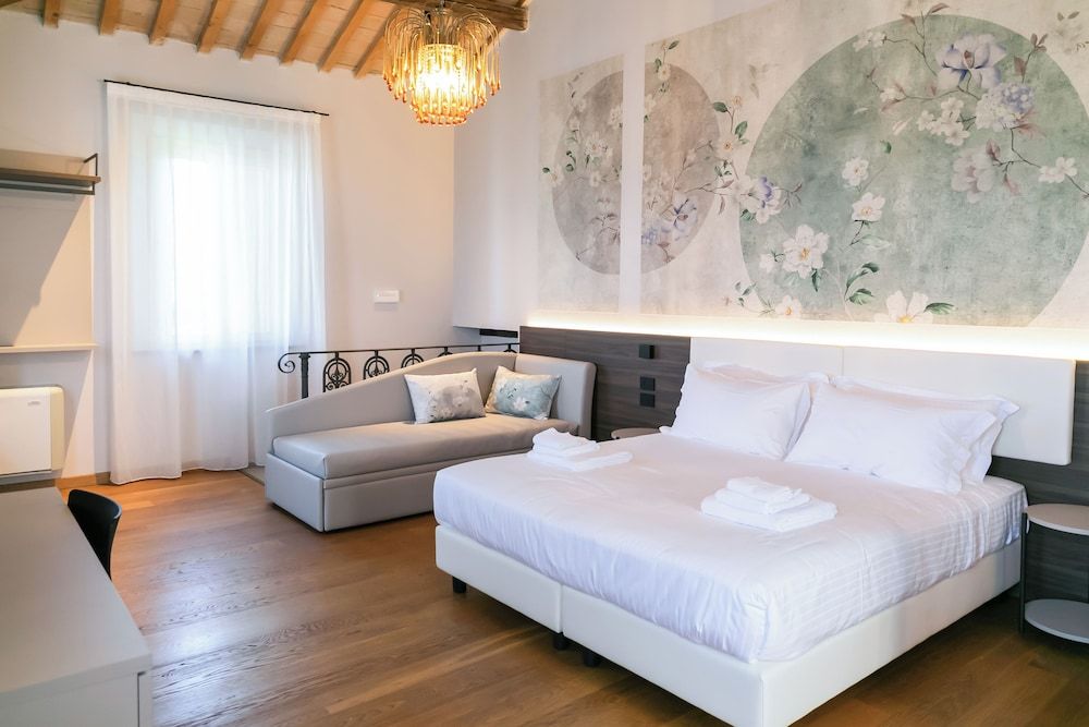 Relais Villa Roncuzzi 2