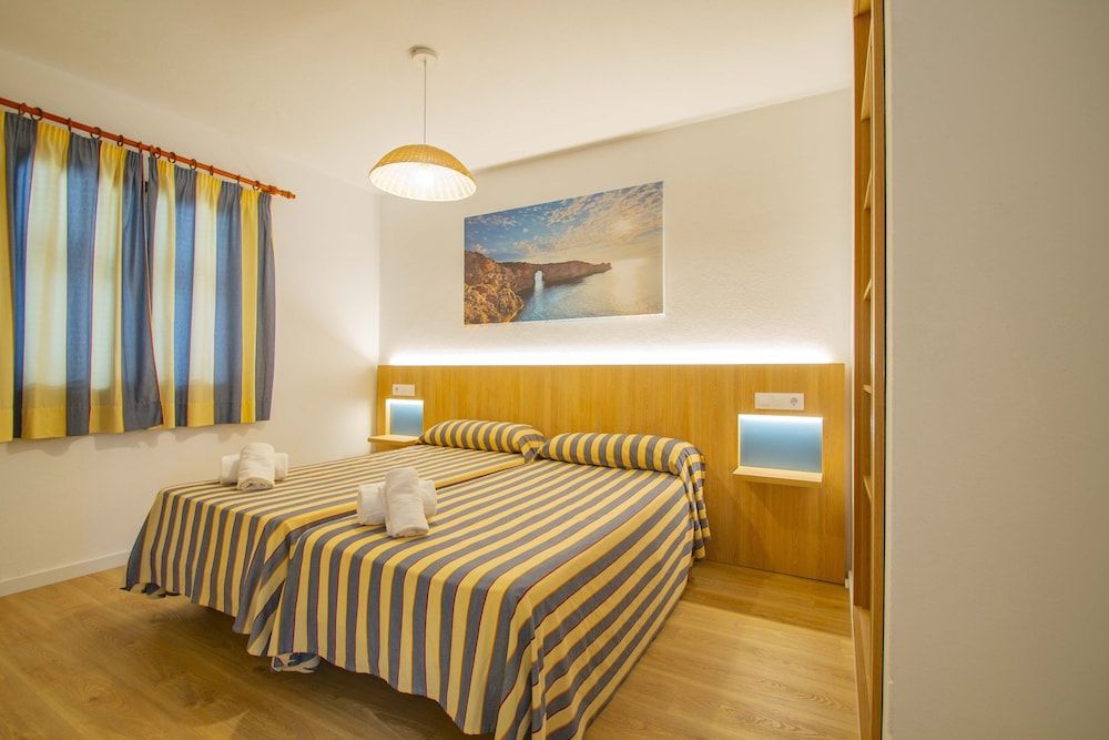 Apartamentos Sol Y Mar Menorca 2