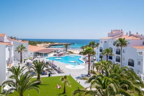 FERGUS Style Carema Beach 1