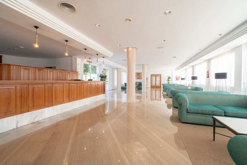 Aparthotel Tropicana 3