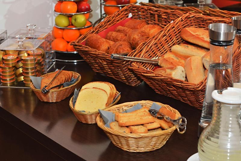 Sure Hotel by Best Western Annemasse 3