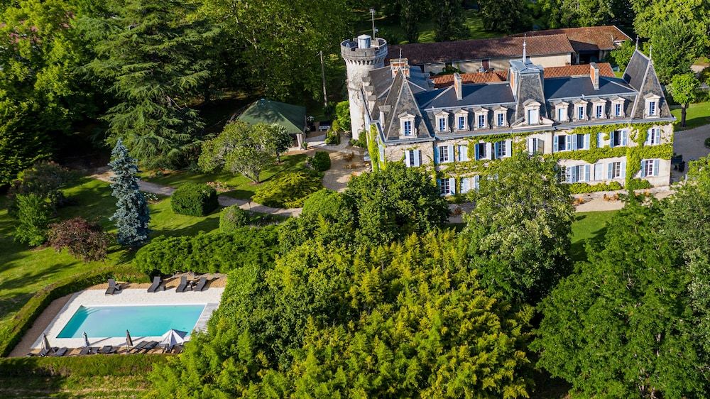 Hôtel Restaurant - Chateau de Lalande 4 estrelas em Annesse-et-Beaulieu