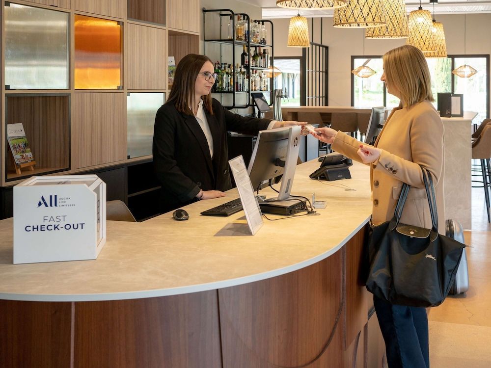 Mercure Auxerre Autoroute du Soleil 2