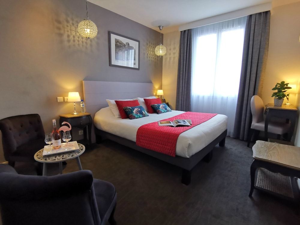 Brit Hotel Acacias 3 estrellas en Arles