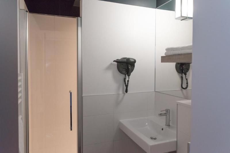 Hotel Du Cavier 3 estrellas en Avrillé