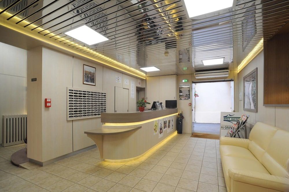 Hotel Au Grand Saint Jean 2