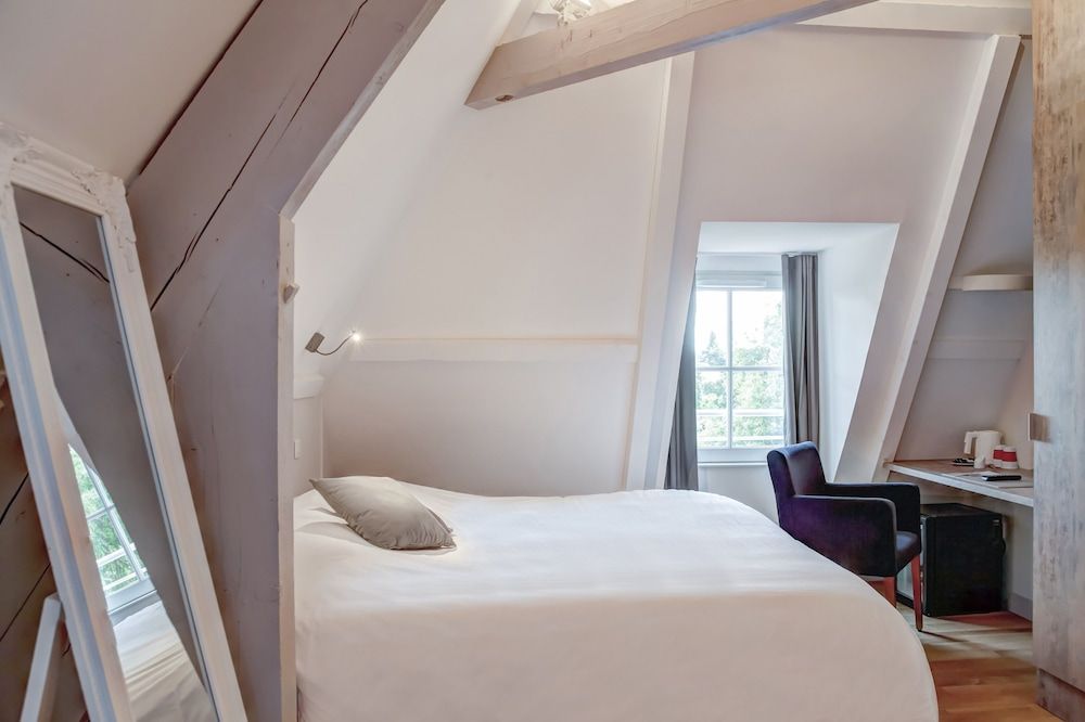 Le Château du Bost 2