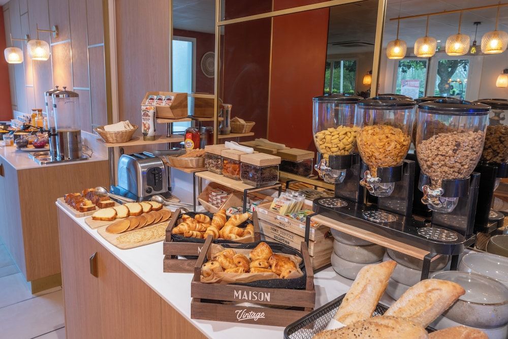 BHOMA HOTEL 3 estrellas en Bourges
