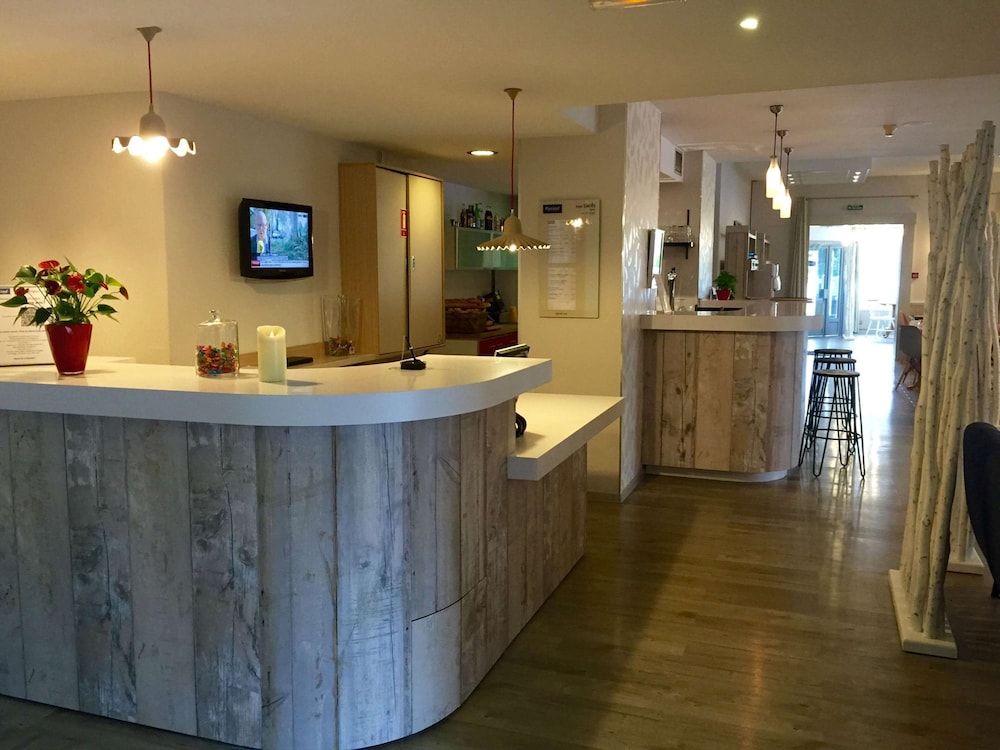 Hotel Kyriad Lyon Est - Bron Eurexpo Le Cottage 3