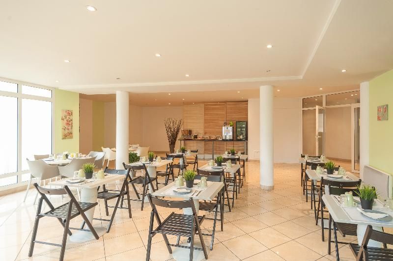 City Residence Marne La Vallee -1 estrelas em Bry-sur-Marne