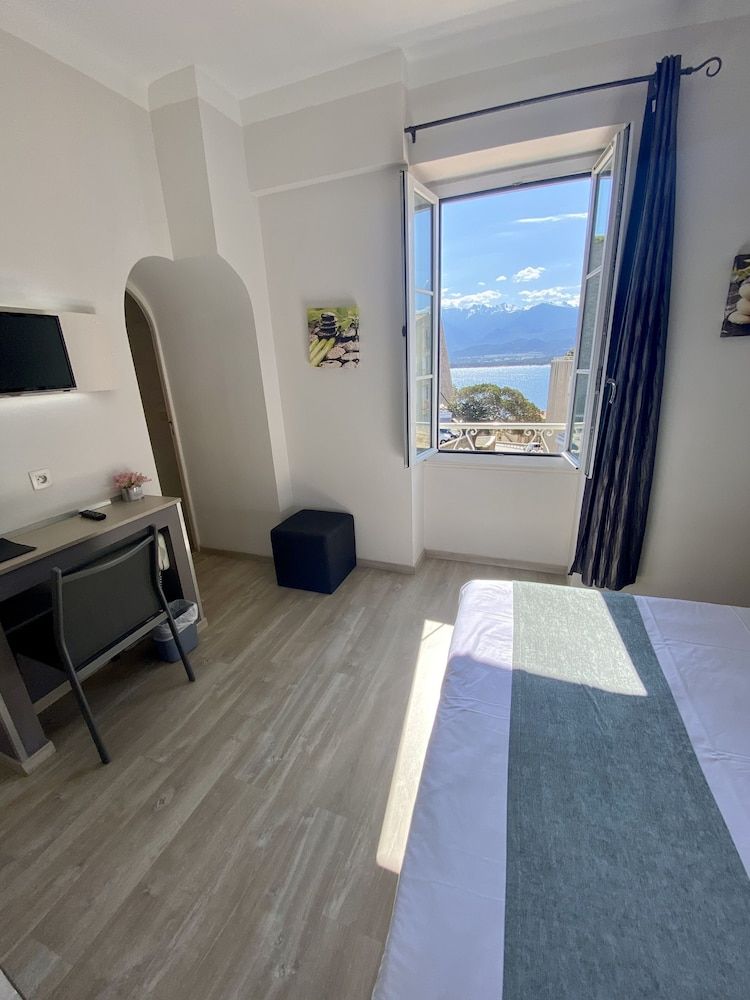 Hôtel Belvédère 3 estrellas en Calvi