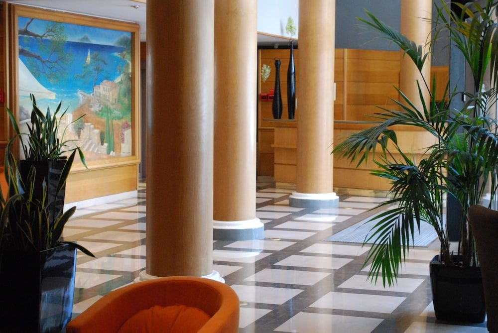Le Cetai Cannes Beach Hotel 2