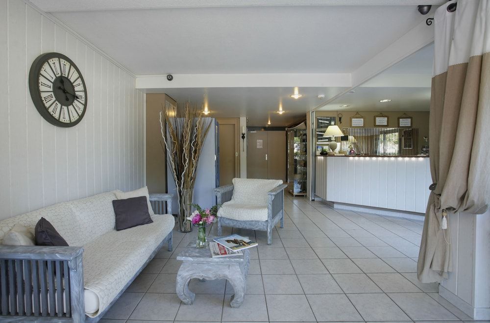 Brit Hotel Opal Centre Port 3