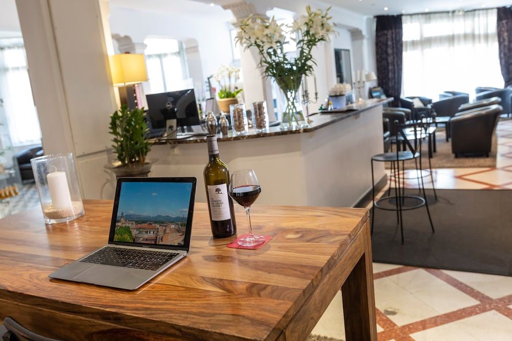 Best Western Le Comtadin 3