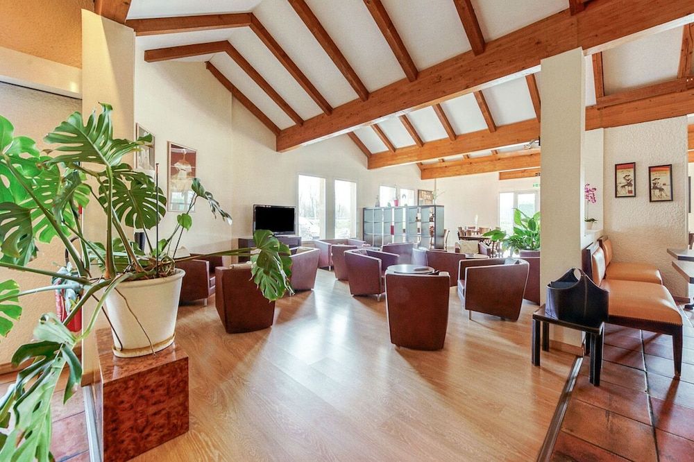 Brit Hotel Castres 3