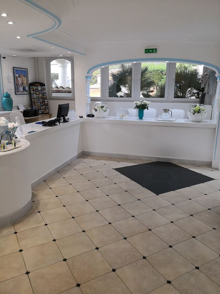 Hôtel La Calanque 4 estrelas em Cavalaire-sur-Mer