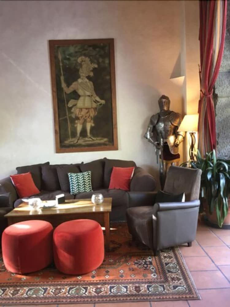 Chateau des Comtes de Challes 2