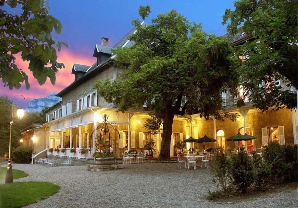 Chateau des Comtes de Challes 3 estrelas em Challes-les-Eaux