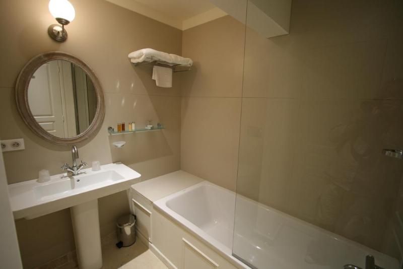 Chateau Les Oliviers de Salettes 5 estrelas em Charols