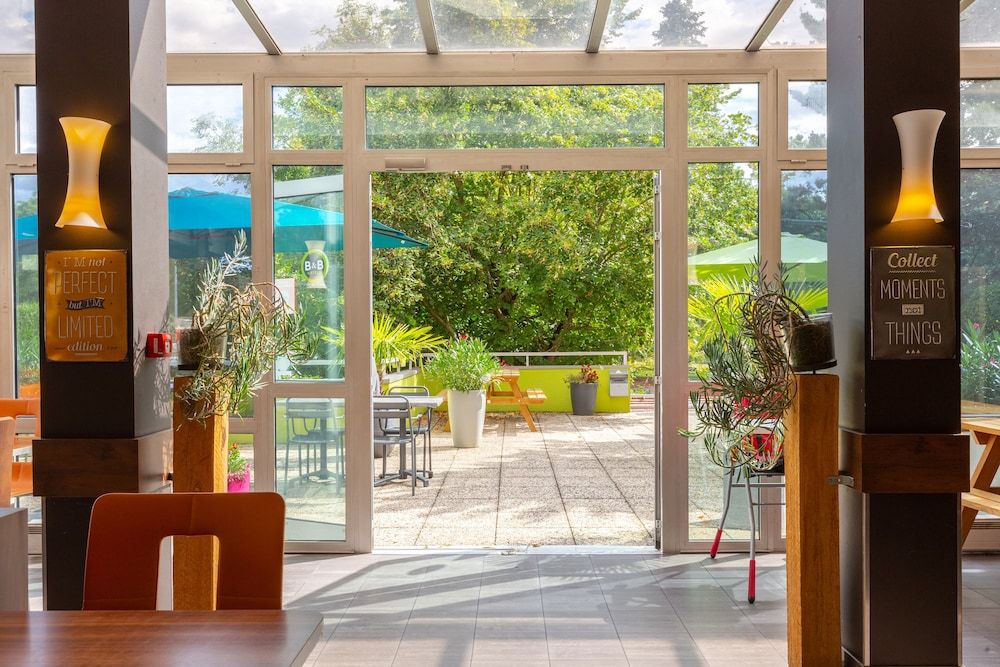 B&B Hotel Chartres Centre Cathédrale 3