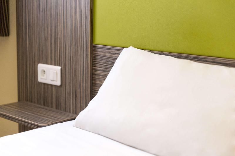 Kyriad Direct Chartres Est 3