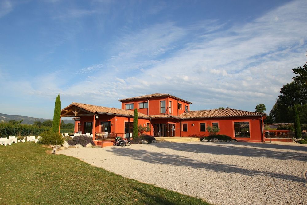 Vacancéole - Résidence le Domaine du Lac -1 estrelas em Châteauneuf-sur-Isère