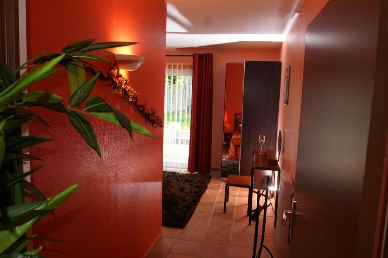 Domaine De Lhostreiere 2