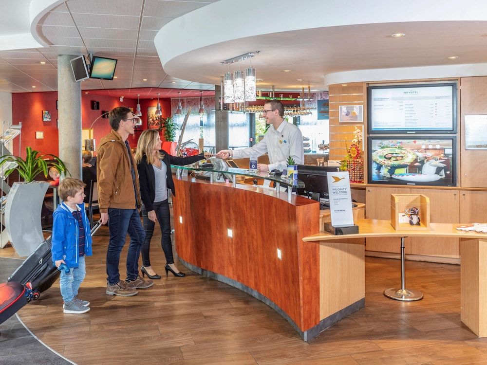 B&B Hotel Calais Terminal Cité de l'Europe 4 2