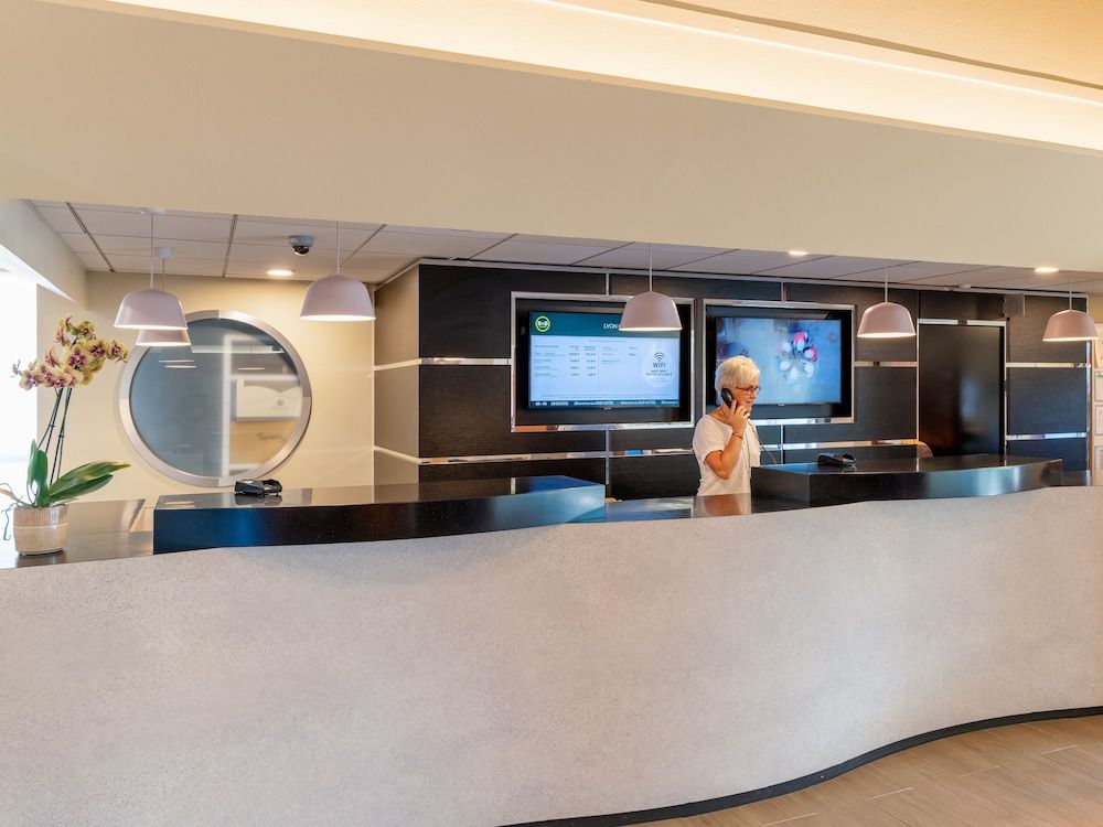 B&B Hotel Lyon Nord 4 étoiles 2