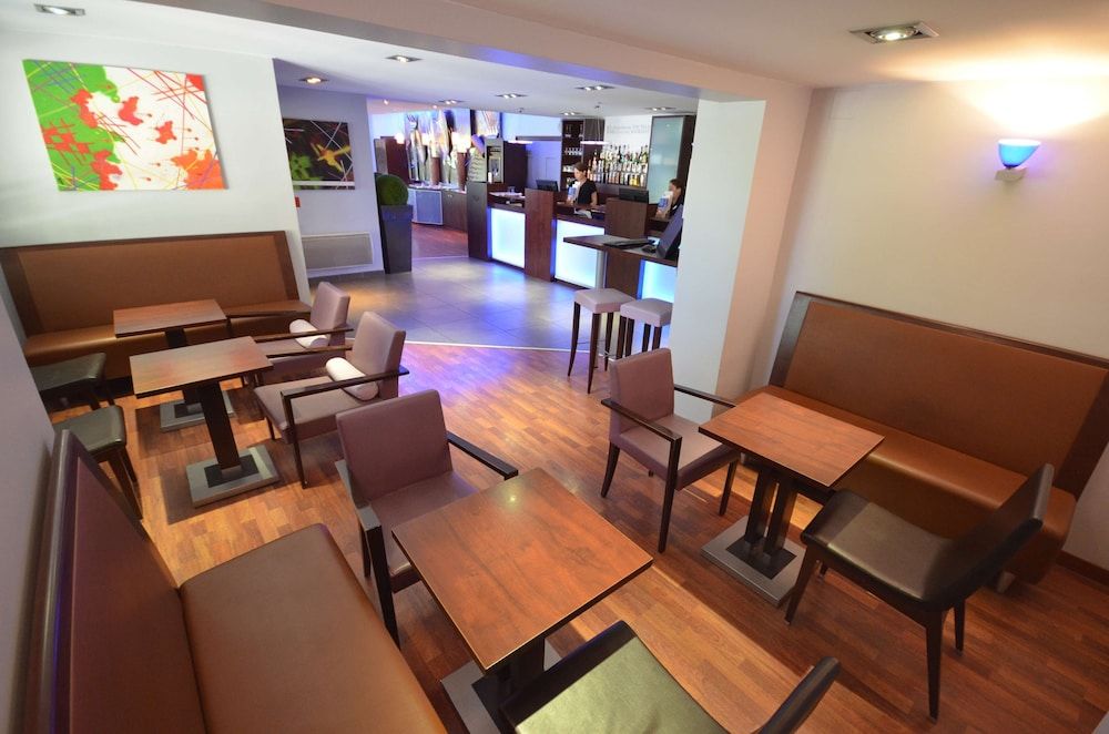 Kyriad DIJON EST - Mirande 2