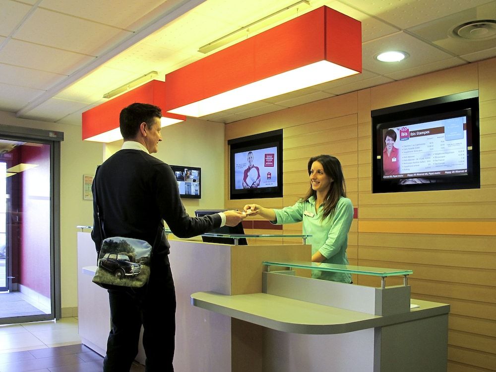 ibis Etampes 3