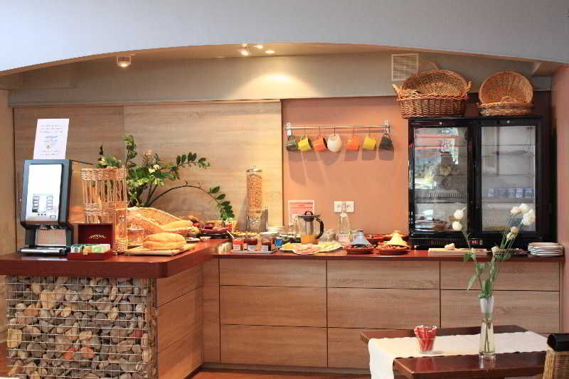 The Originals Boutique Hôtel Alizé Évian-les-Bains 2