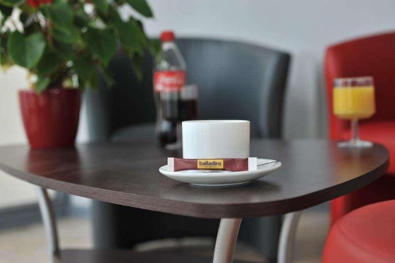 Brit Hotel Saint-Quentin 3