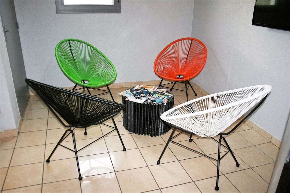 Kyriad Direct Arles 3