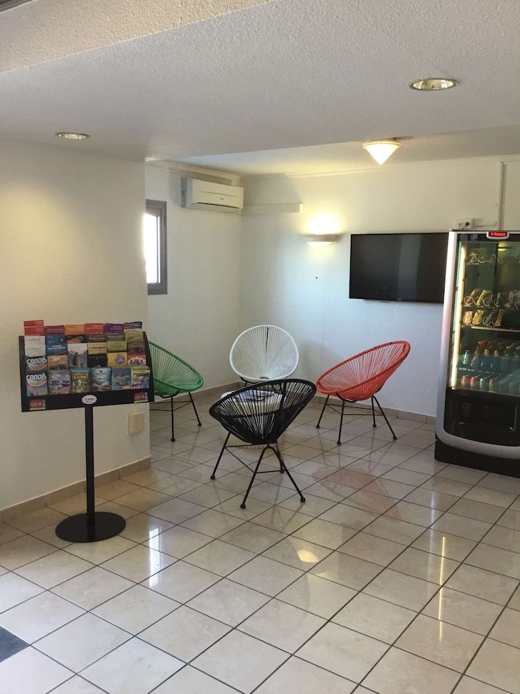 Kyriad Direct Arles 2