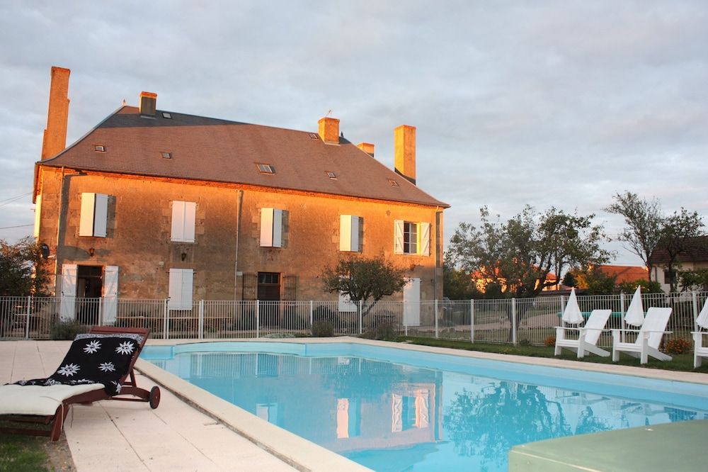 Château Latour 3 estrelas em Fours