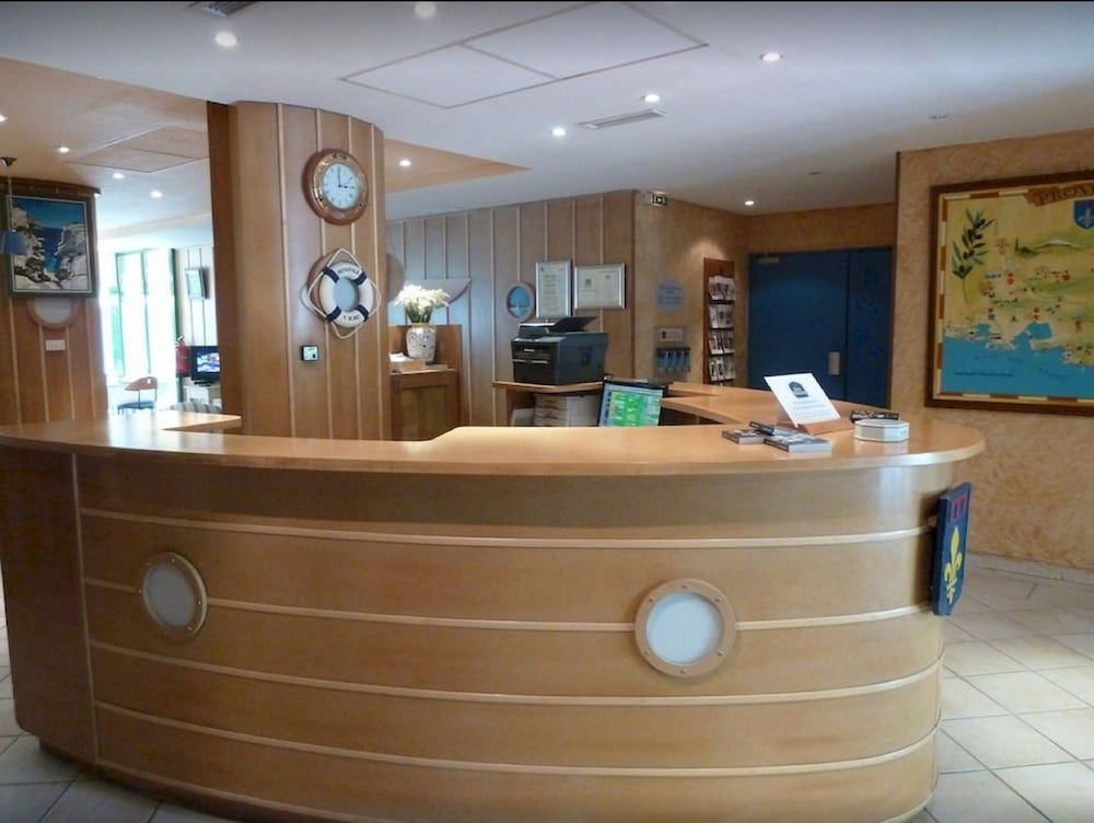 Best Western Gemenos en Provence 2