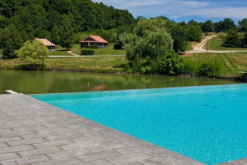 Le Domaine du Grand Bois 1