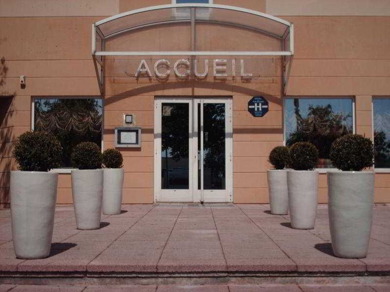 Median Roissy Cdg -1 étoiles à Goussainville