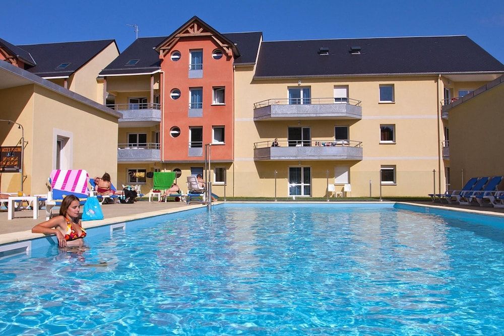 Seaside Retreat With Pool in Normandy 3 estrellas en Grandcamp-Maisy