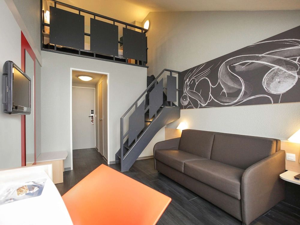 ibis Granville Port de plaisance 2