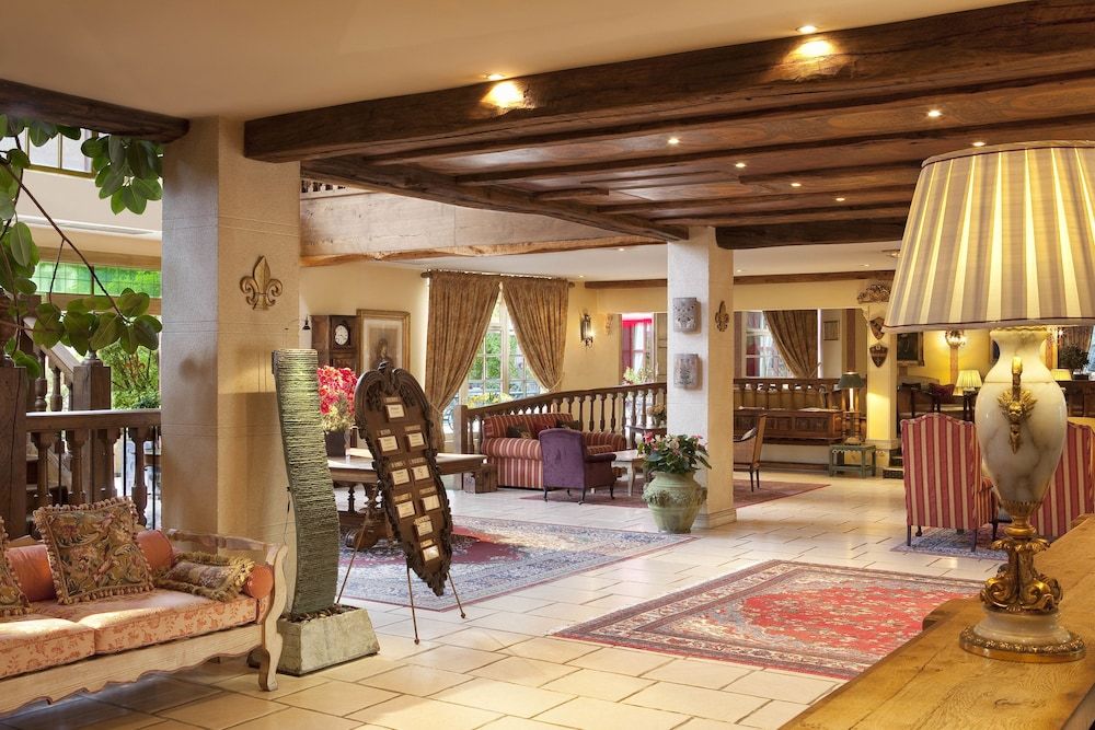 Le Manoir De Gressy 3