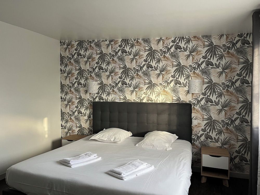 Brit Hotel L'Arrivée Guingamp 3