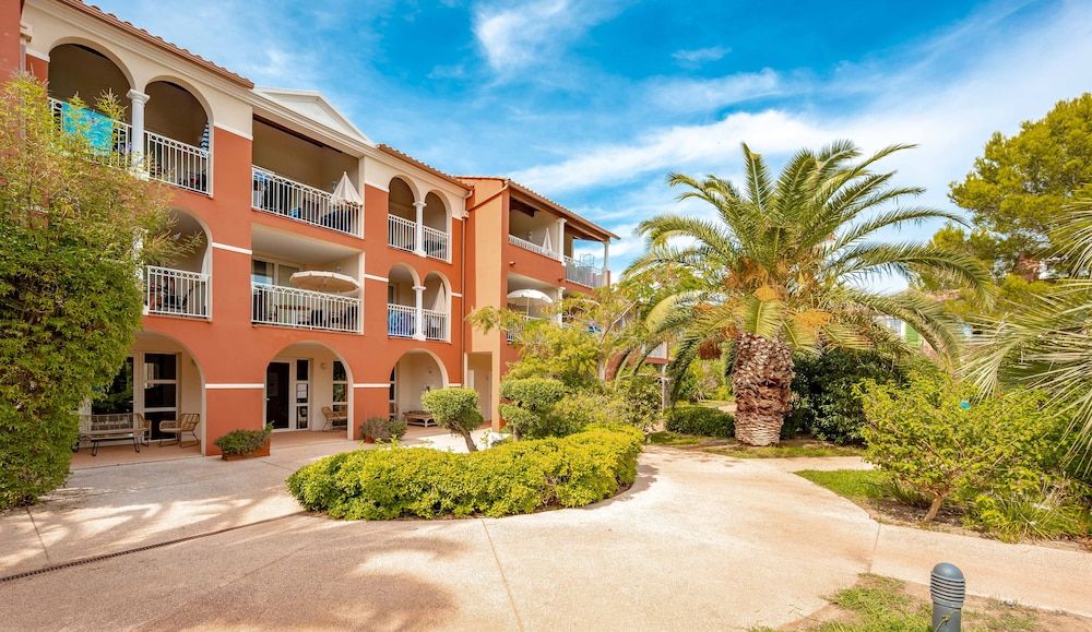 Residence Pierre and Vacances Le Hameau de la Pinède 1