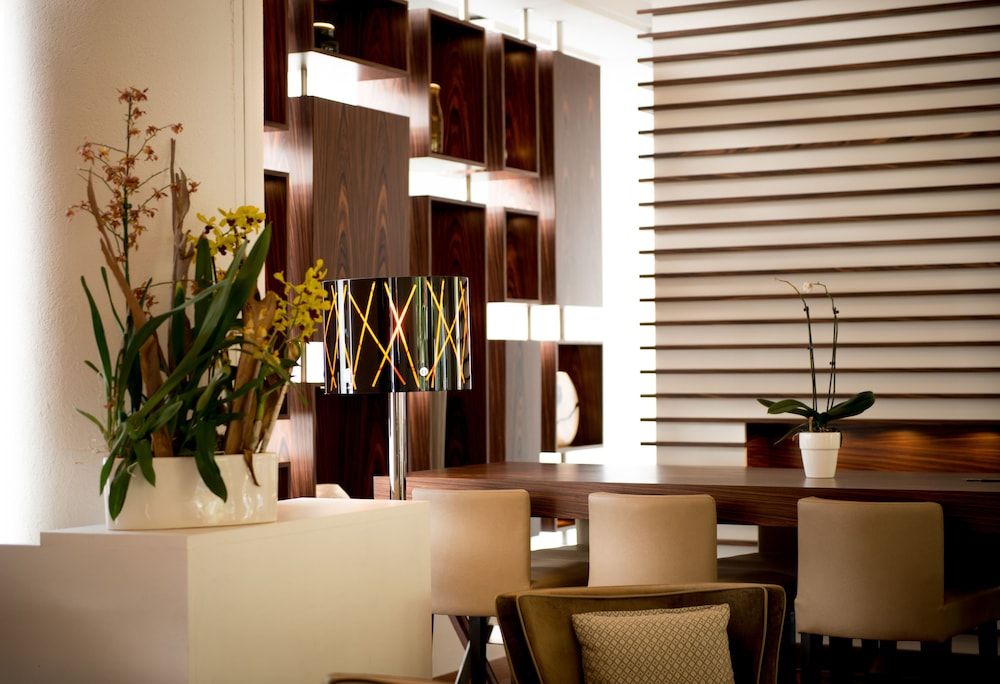 AC Hotel by Marriott Ambassadeur Antibes - Juan Les Pins 2