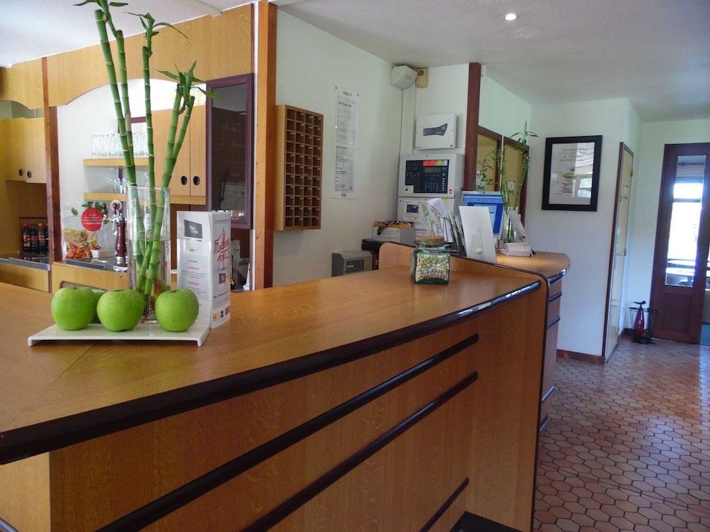 The Originals City, Hôtel du Lac, La Ferté-Bernard 2