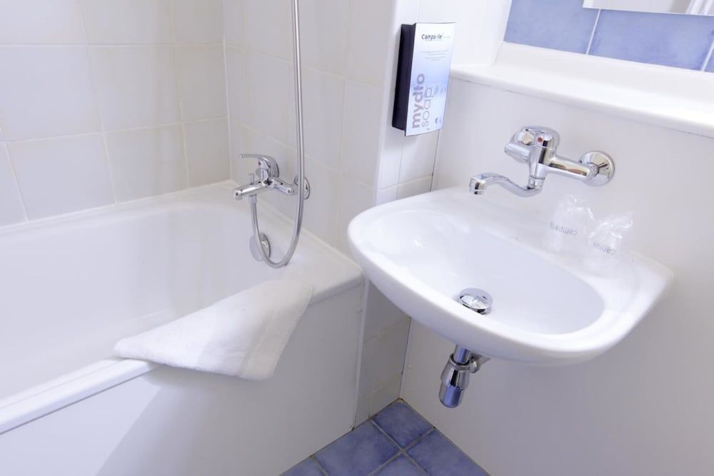 Hotel Campanile Cherbourg - La Glacerie 2