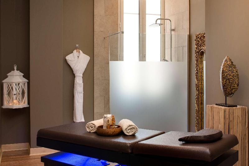 Grand Hotel des Sablettes Plage, Curio by Hilton 2