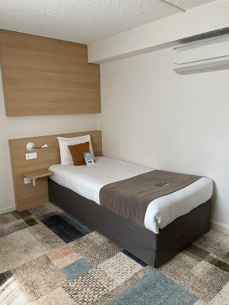 Kyriad Le Mans Est 3