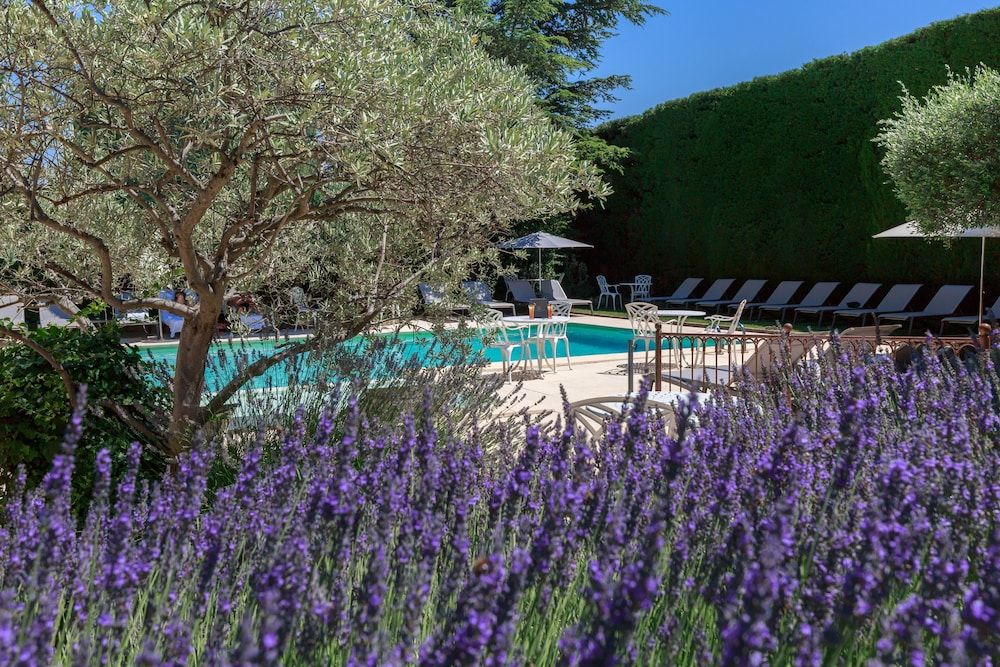Auberge de Cassagne & Spa 5 estrelas em Le Pontet